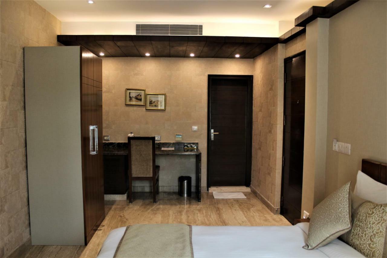 Royal Residence Iffco Chowk Gurgaon Esterno foto