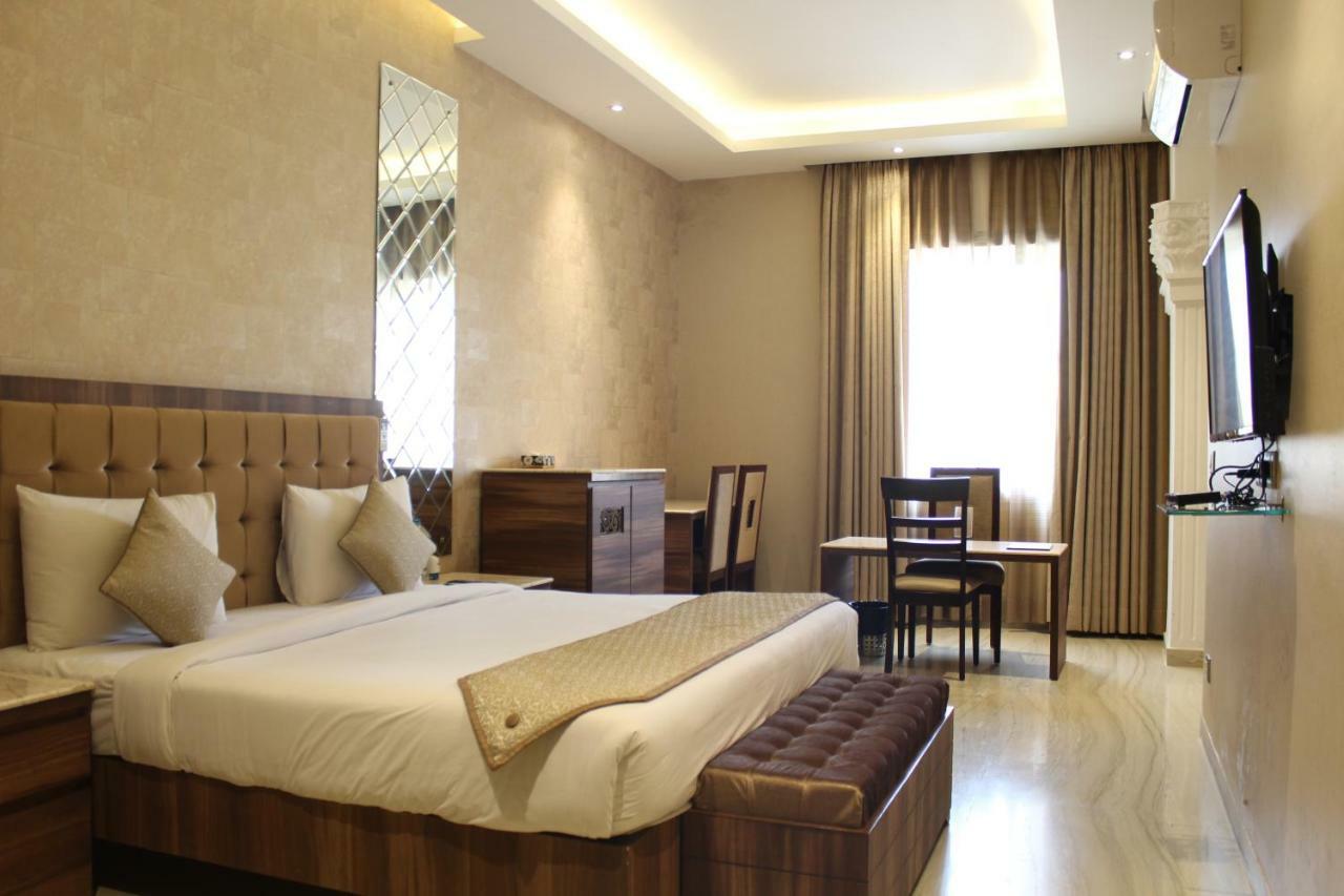 Royal Residence Iffco Chowk Gurgaon Esterno foto