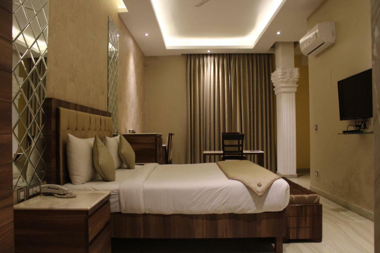 Royal Residence Iffco Chowk Gurgaon Esterno foto