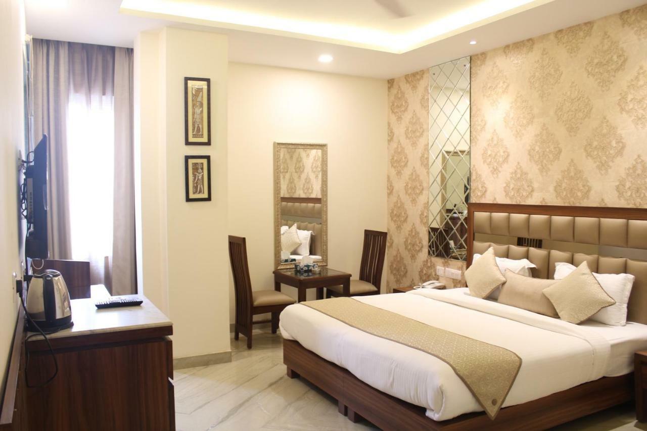 Royal Residence Iffco Chowk Gurgaon Esterno foto