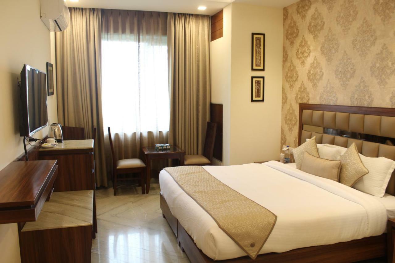 Royal Residence Iffco Chowk Gurgaon Esterno foto