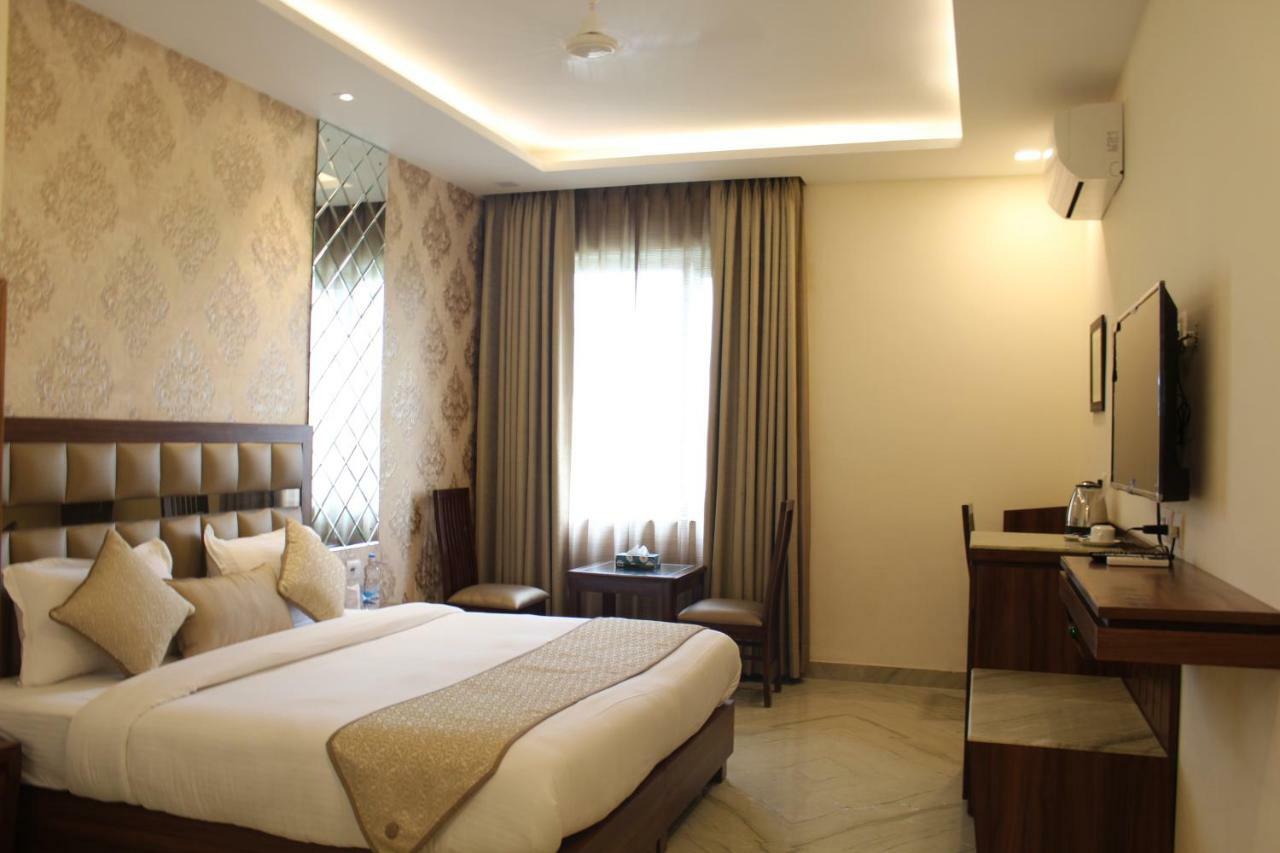 Royal Residence Iffco Chowk Gurgaon Esterno foto